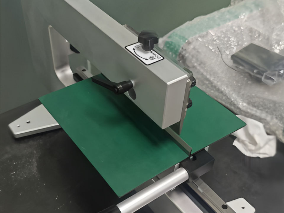 MF 220 210 pcb cutting machine