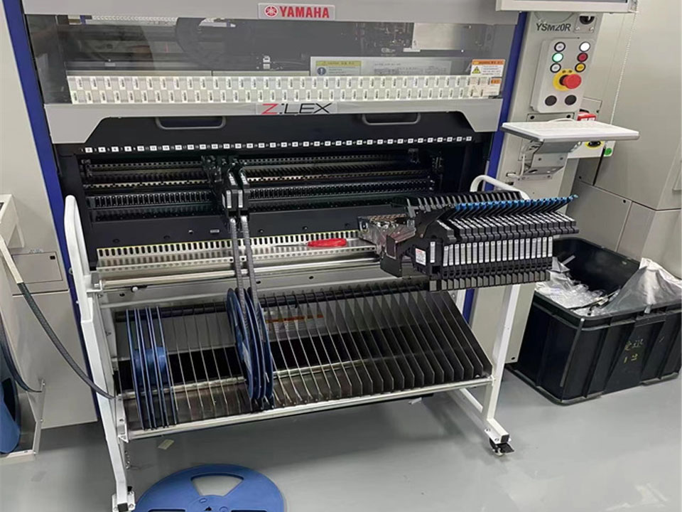 Yamaha YSM20R pick and place machine