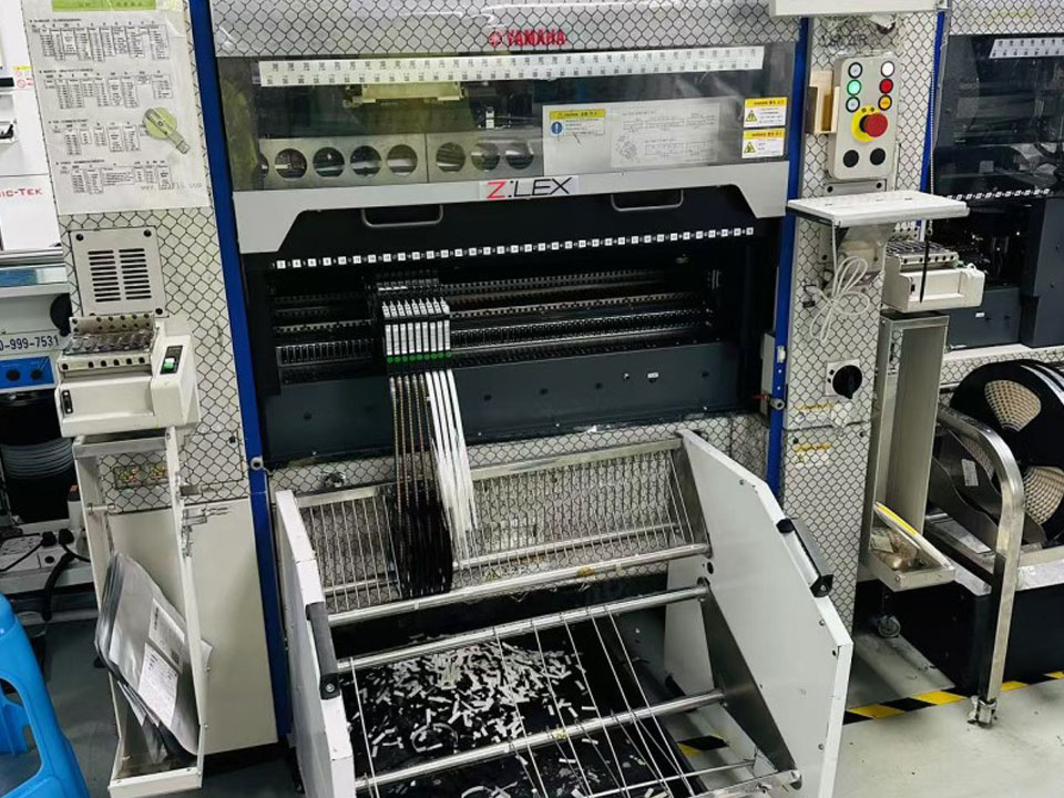 Yamaha YSM20R pick and place machine